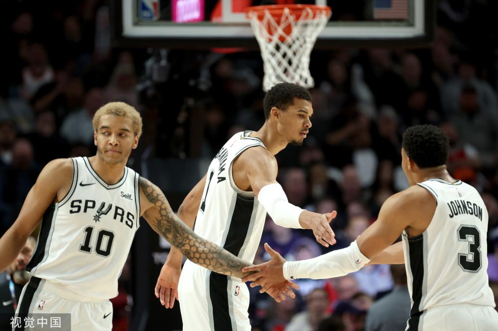 努贝尔：完成德国队首秀后鲍曼祝贺了我，我也很期待他的首秀